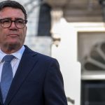 Royaume-Uni : Andy Burnham devient Premier ministre dans un paysage politique morcelé