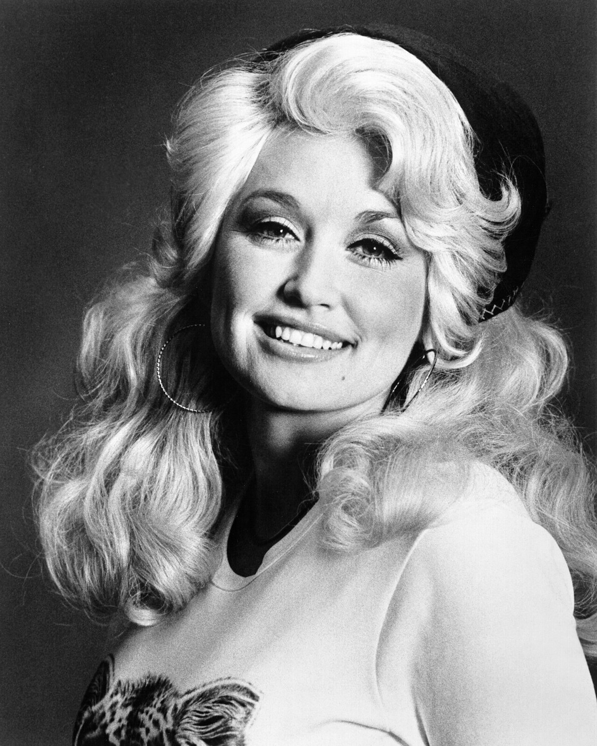 Dolly Parton photographiée en 1970 pour une photo de presse RCA